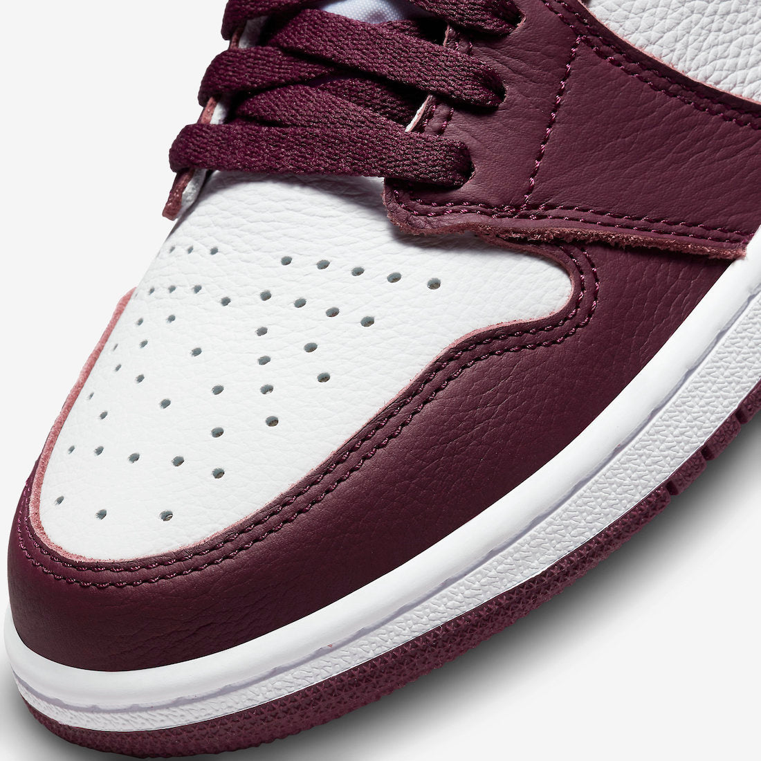 Jordan 1 Retro High OG Bordeaux