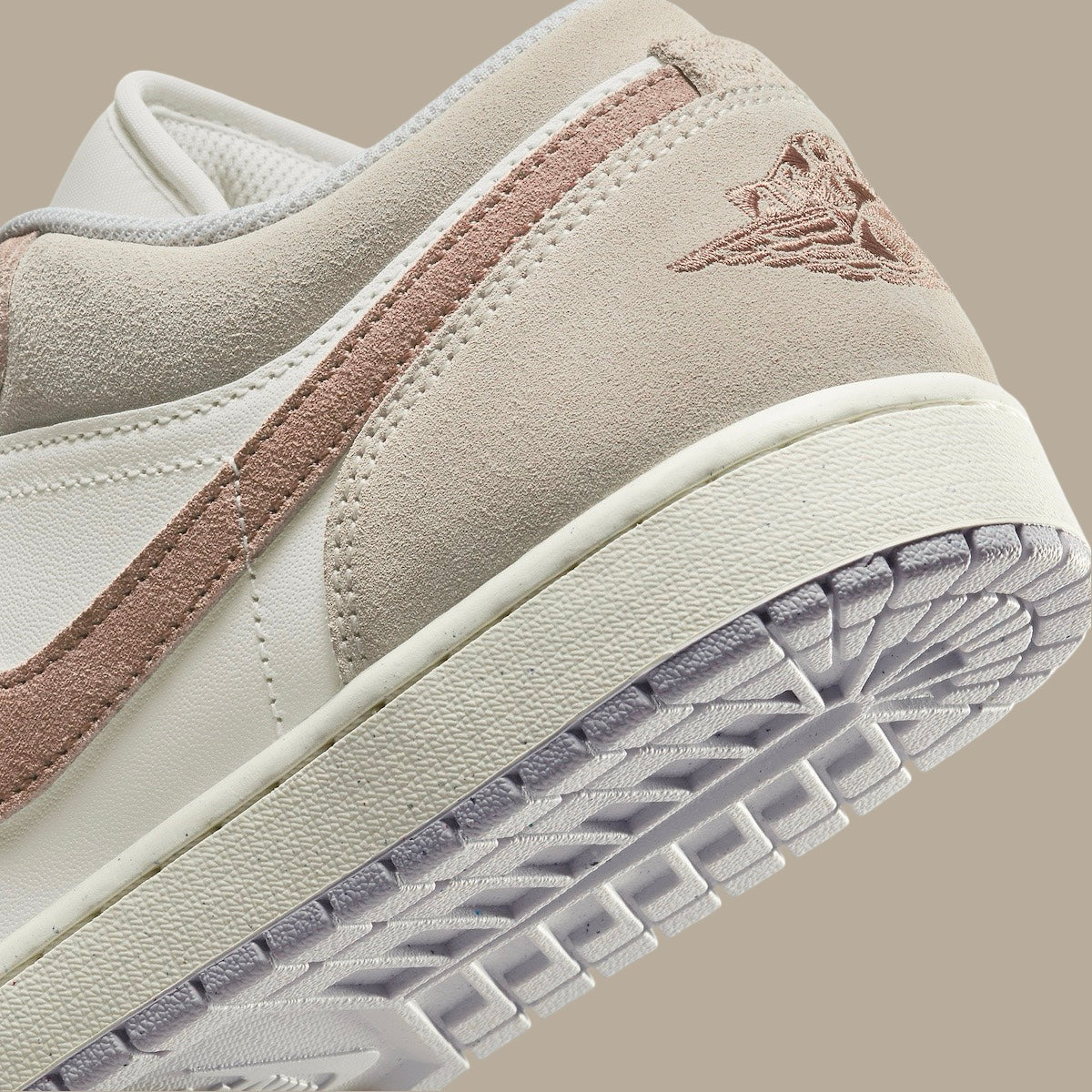 Jordan 1 Low SE Legend Light Brown