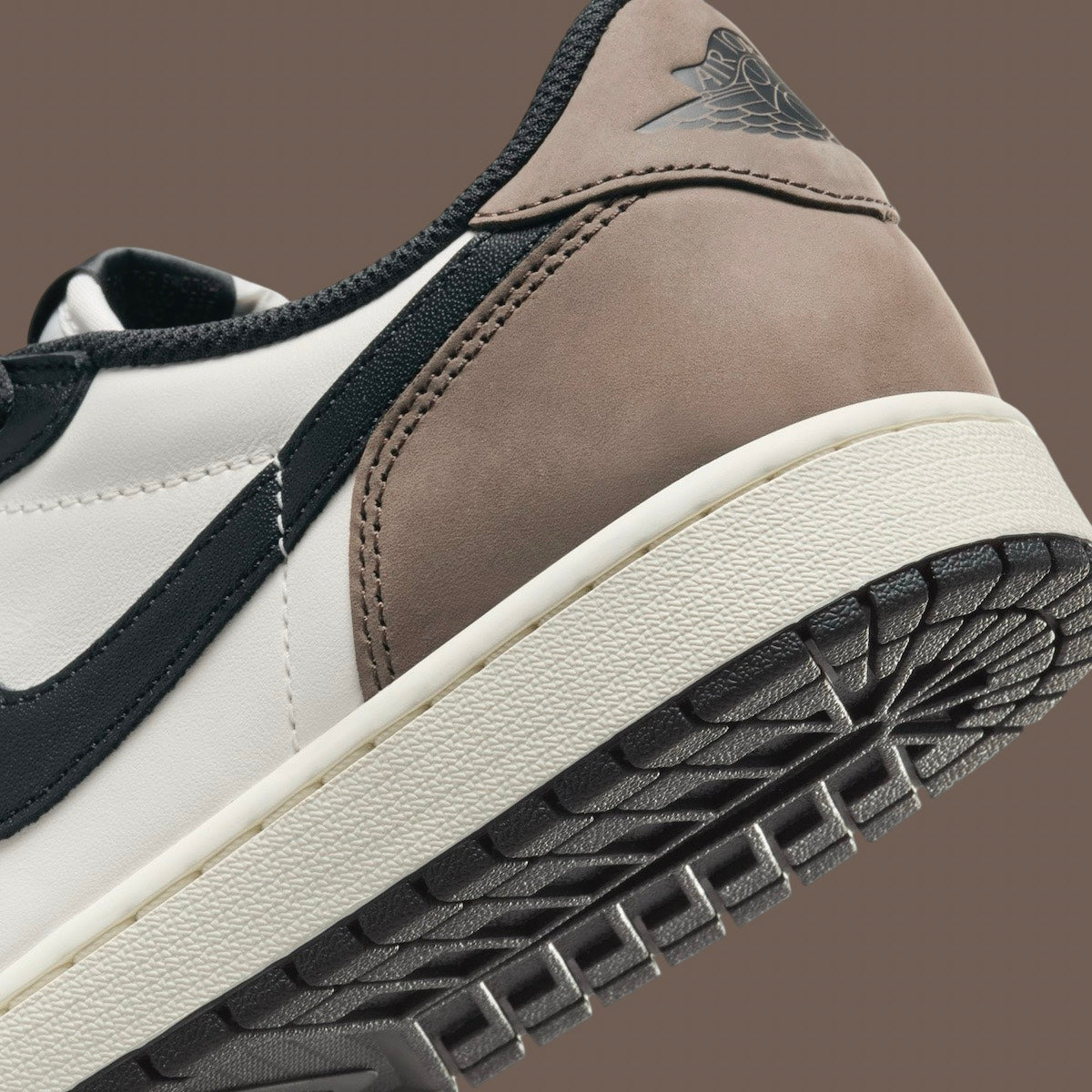Jordan 1 Retro Low OG Mocha