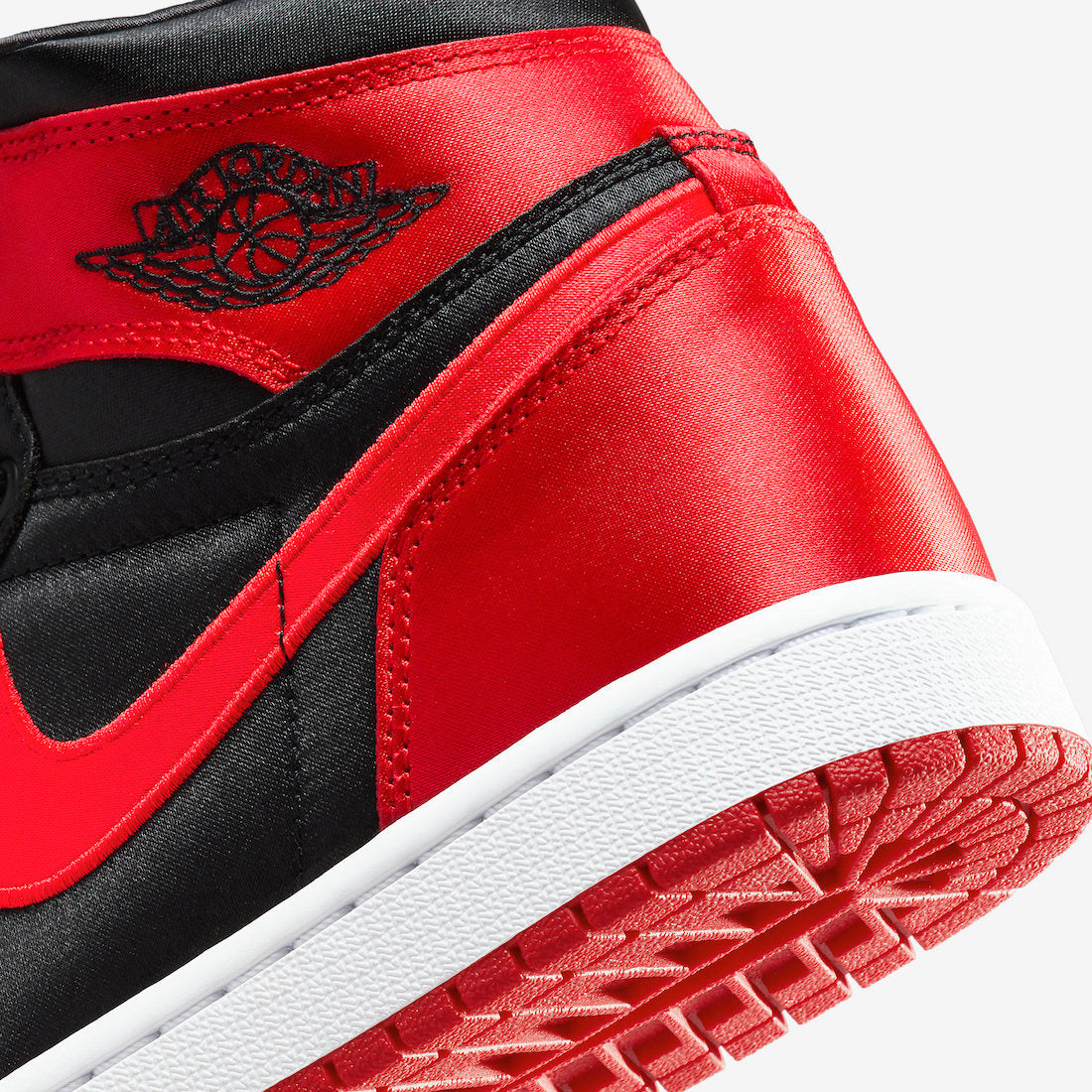 Jordan 1 Retro High OG Satin Bred
