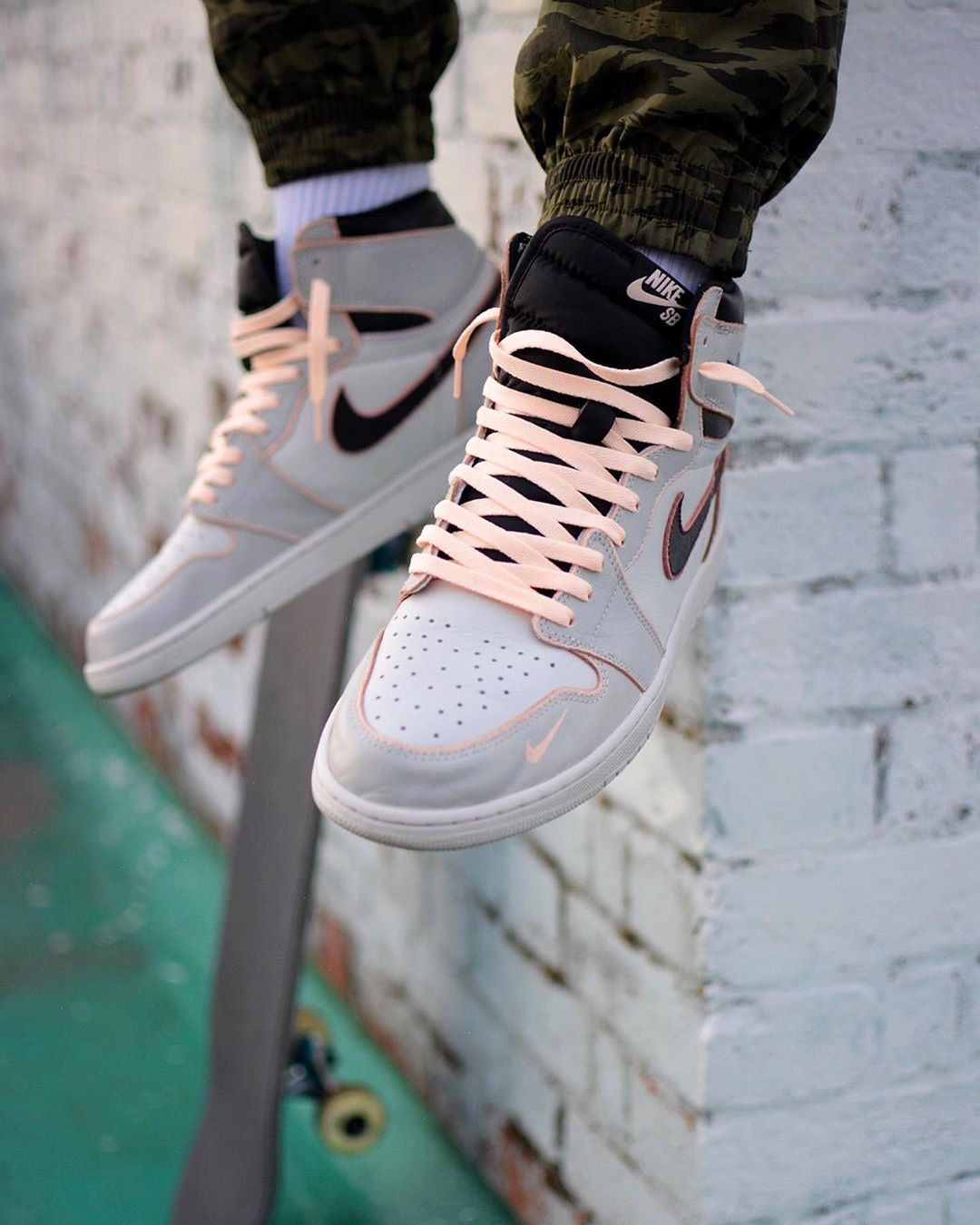 Jordan 1 Retro High OG Defiant SB NYC to Paris
