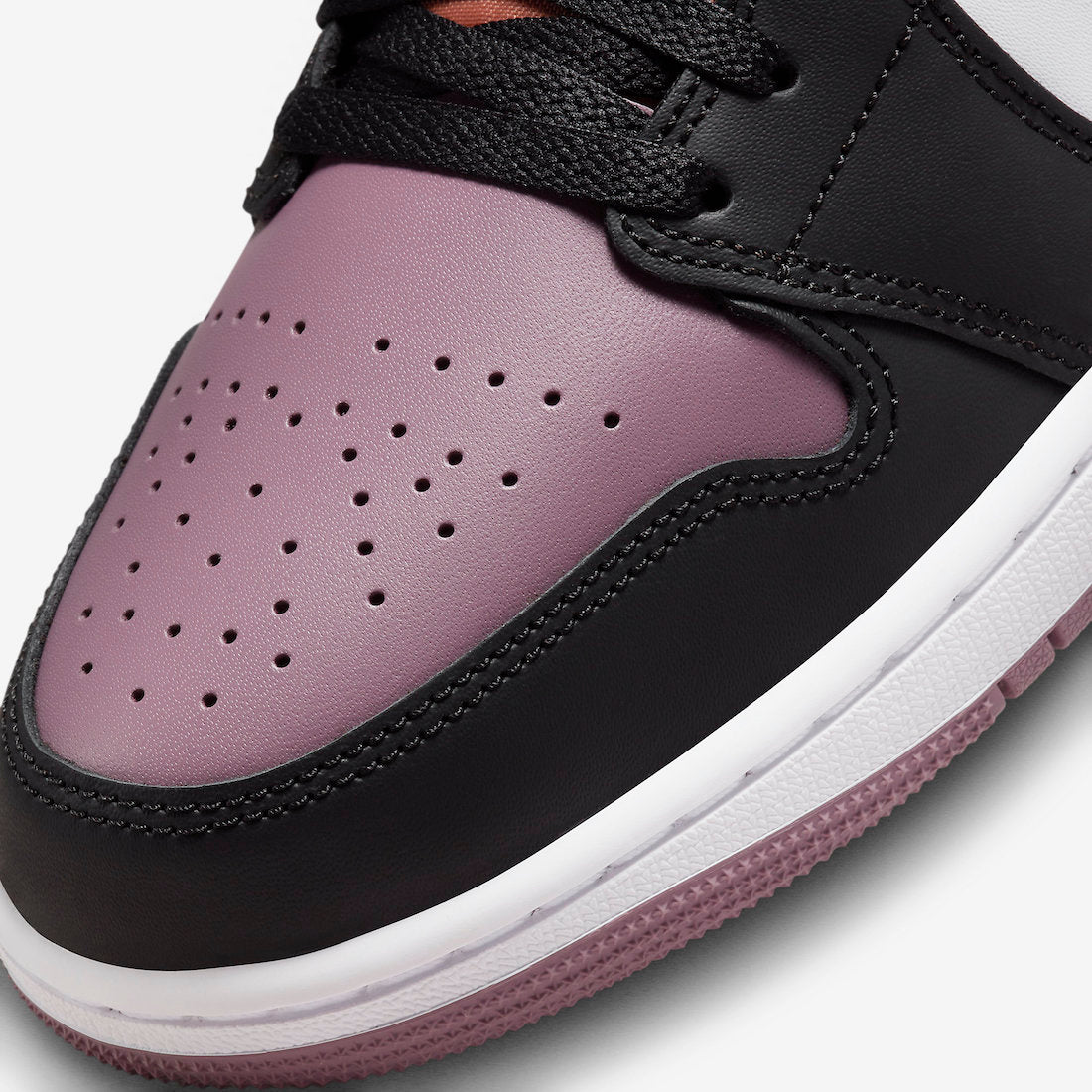 Jordan 1 Low SE Sky J Mauve
