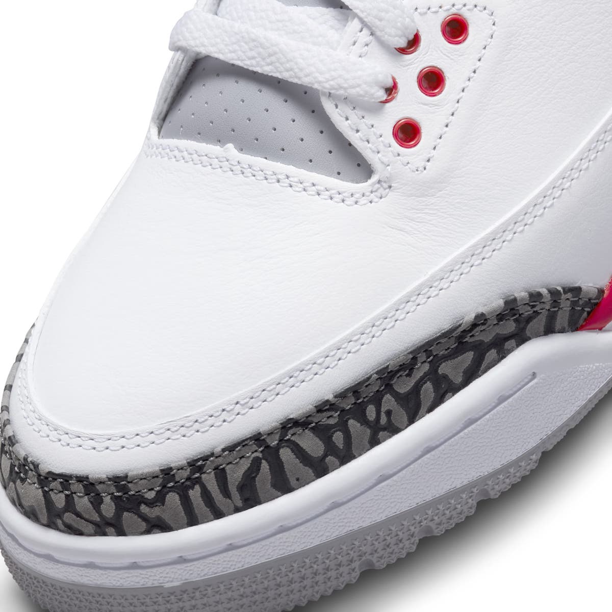 Jordan 3 Retro Fire Red (2022)