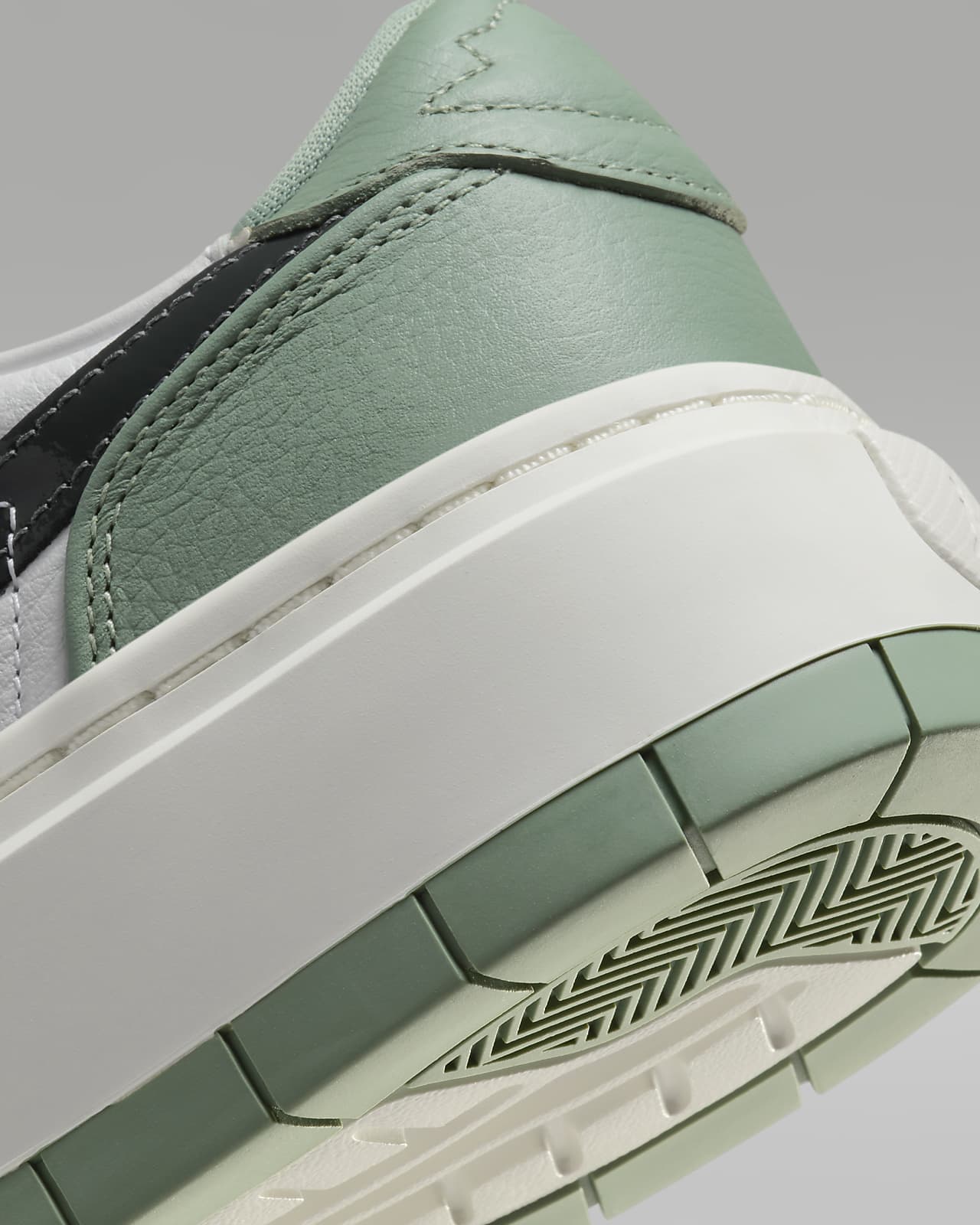 Jordan 1 Elevate Low Jade Smoke (Women's) - Vista 8