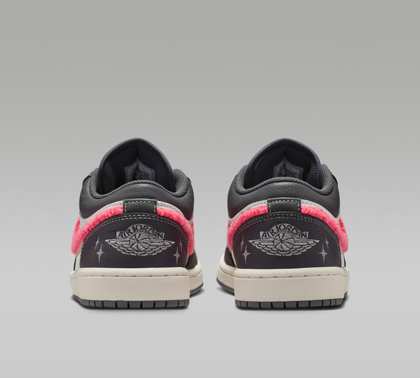 Jordan 1 Low Light Graphite Hot Punch (Women's) - Vista 5