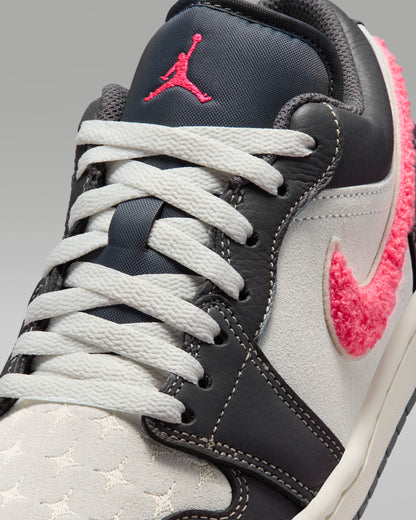 Jordan 1 Low Light Graphite Hot Punch (Women's) - Vista 7