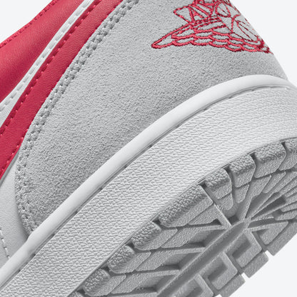 Jordan 1 Low SE Light Smoke Grey Gym Red - Vista 8