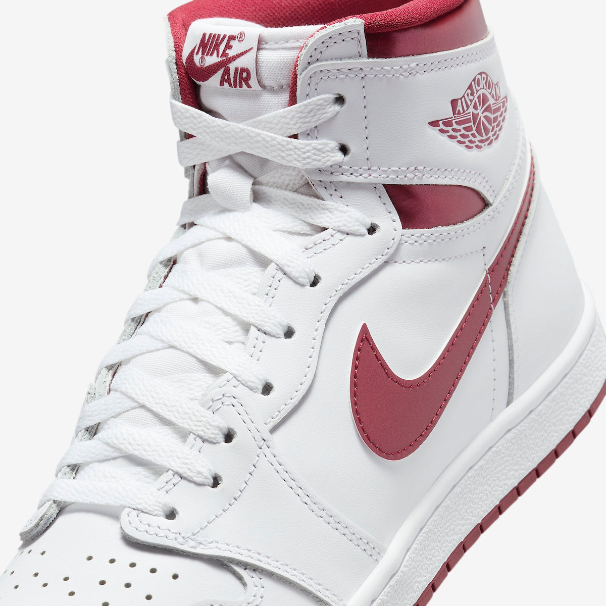 Jordan 1 Retro High 85 OG Metallic Burgundy - Vista 7