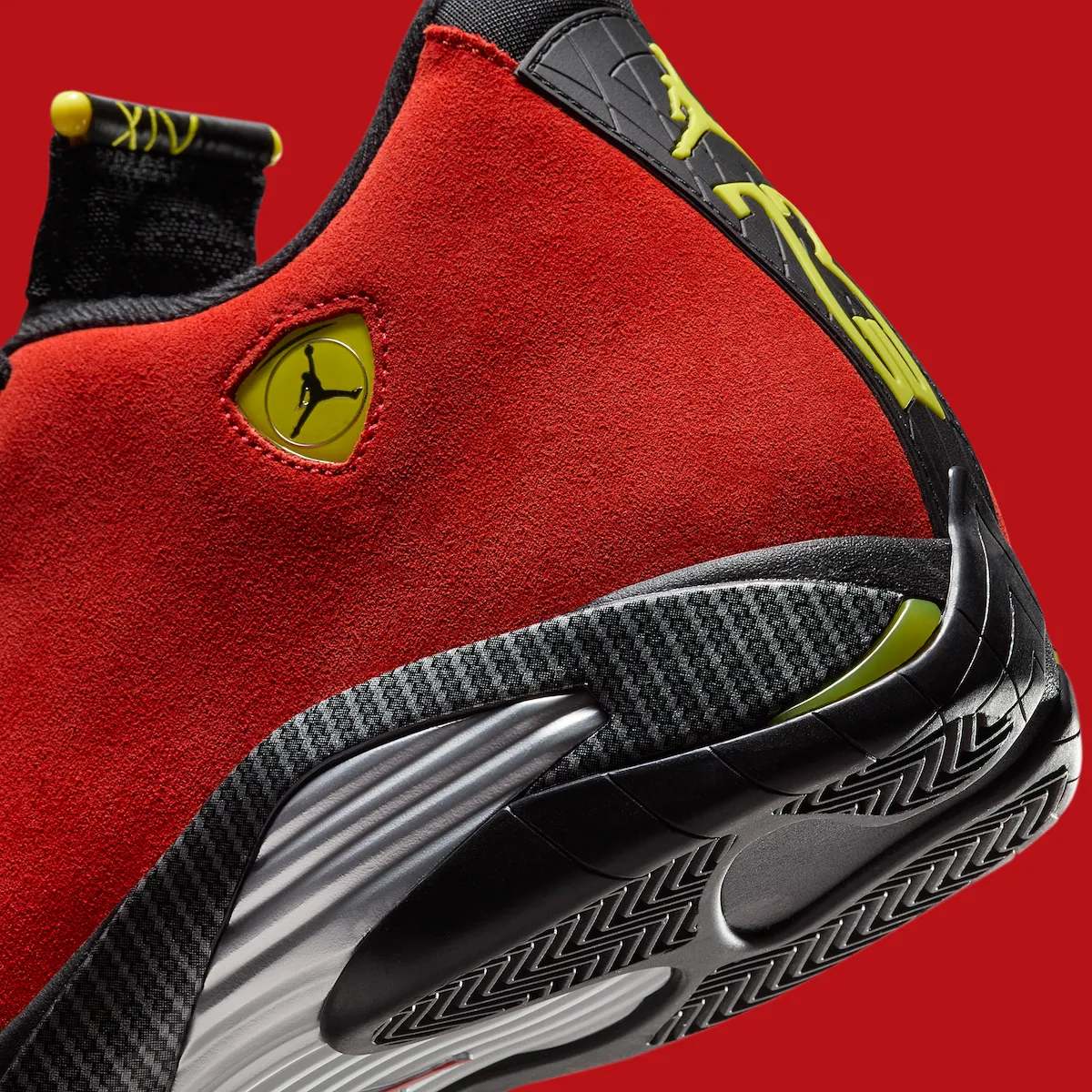 Jordan 14 Retro Ferrari (2025) - Vista 3