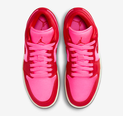 Jordan 1 Low SE Pink Blast (Women's) - Vista 4