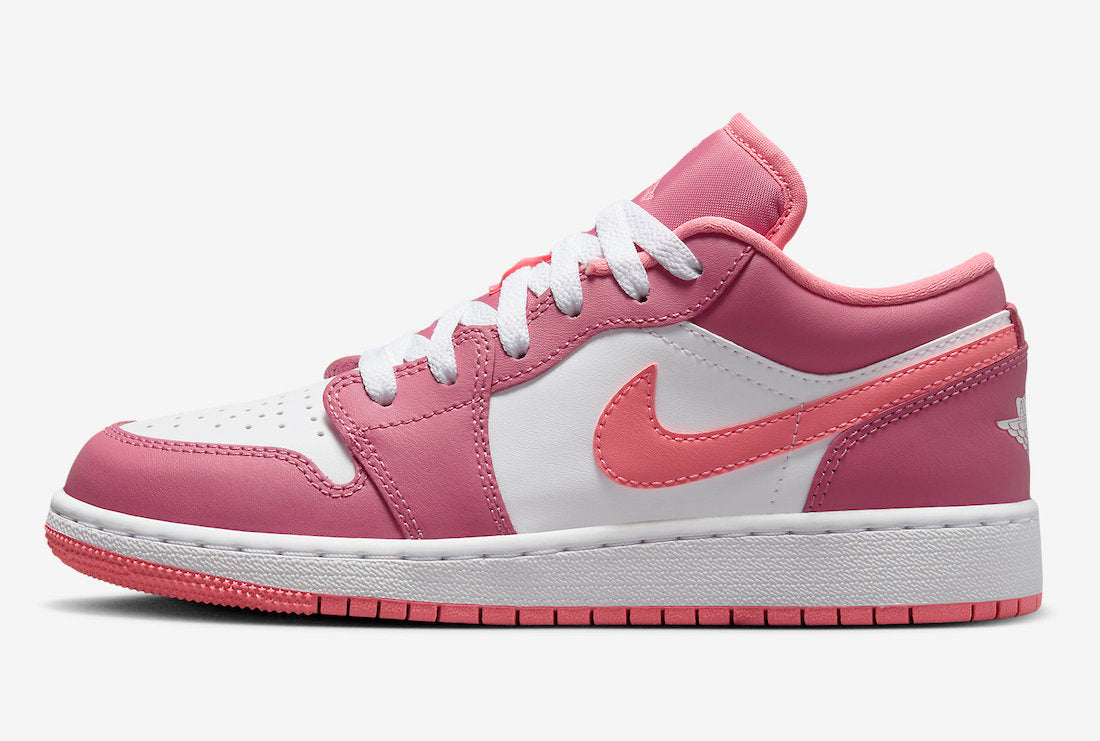 Jordan 1 Low Desert Berry (Women's) - Vista 2