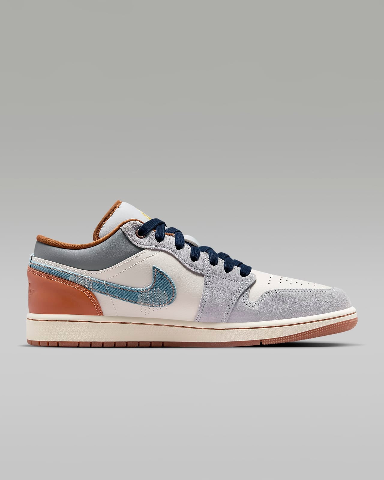 Jordan 1 Low SE Phantom Repaired Denim Swoosh - Vista 3