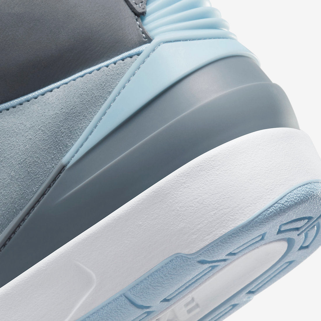 Jordan 2 Retro Cool Grey - Vista 8