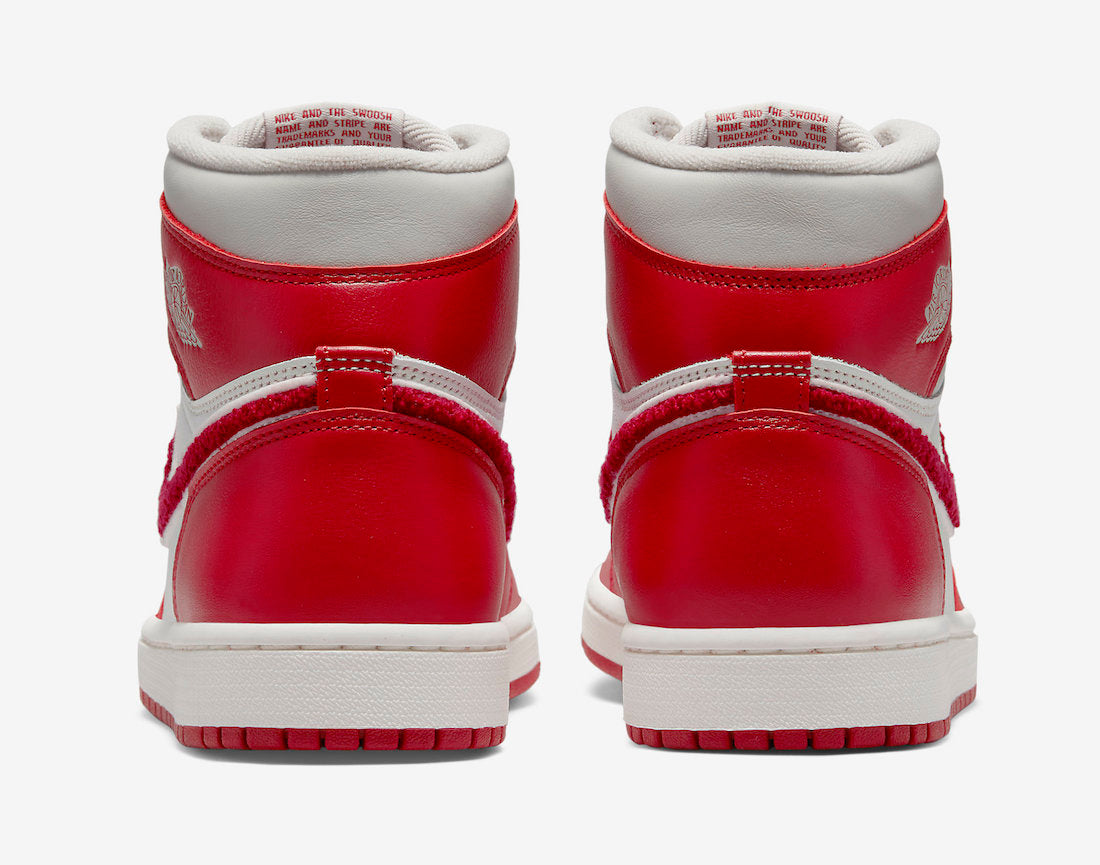 Jordan 1 Retro High OG Varsity Red (Women's) - Vista 5