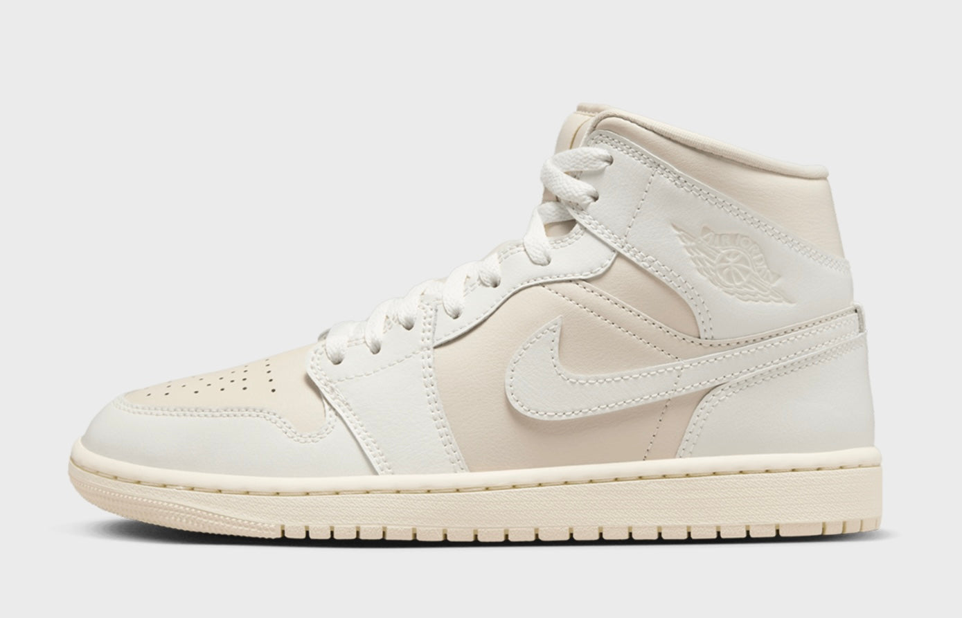 Jordan 1 Mid Legend Light Brown (Women's) - Vista 2