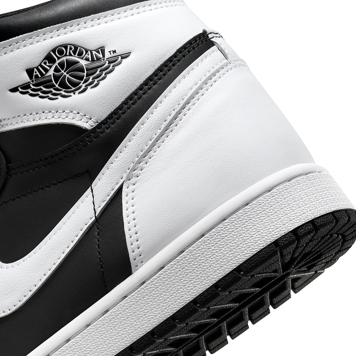 Jordan 1 Retro High OG Black White - Vista 8