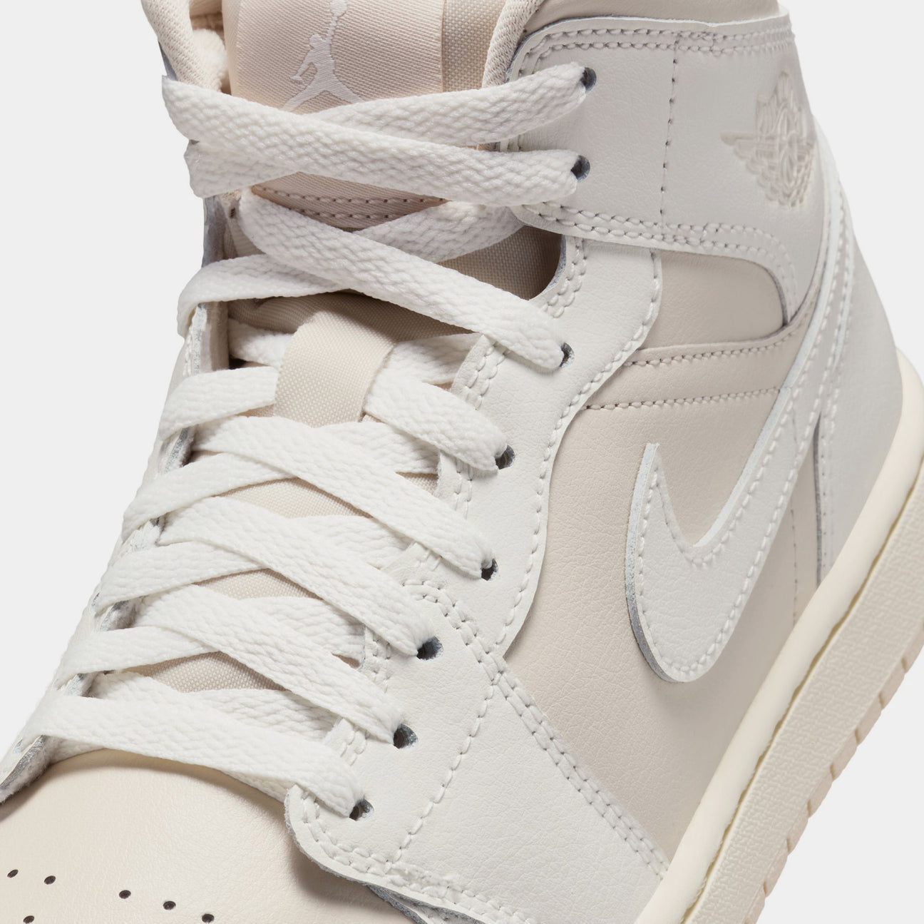 Jordan 1 Mid Legend Light Brown (Women's) - Vista 7