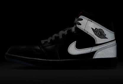 Jordan 1 Mid SE Black Metallic Reimagined - Vista 3