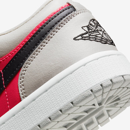 Jordan 1 Retro Low Light Iron Ore Siren Red (Women's) - Vista 8
