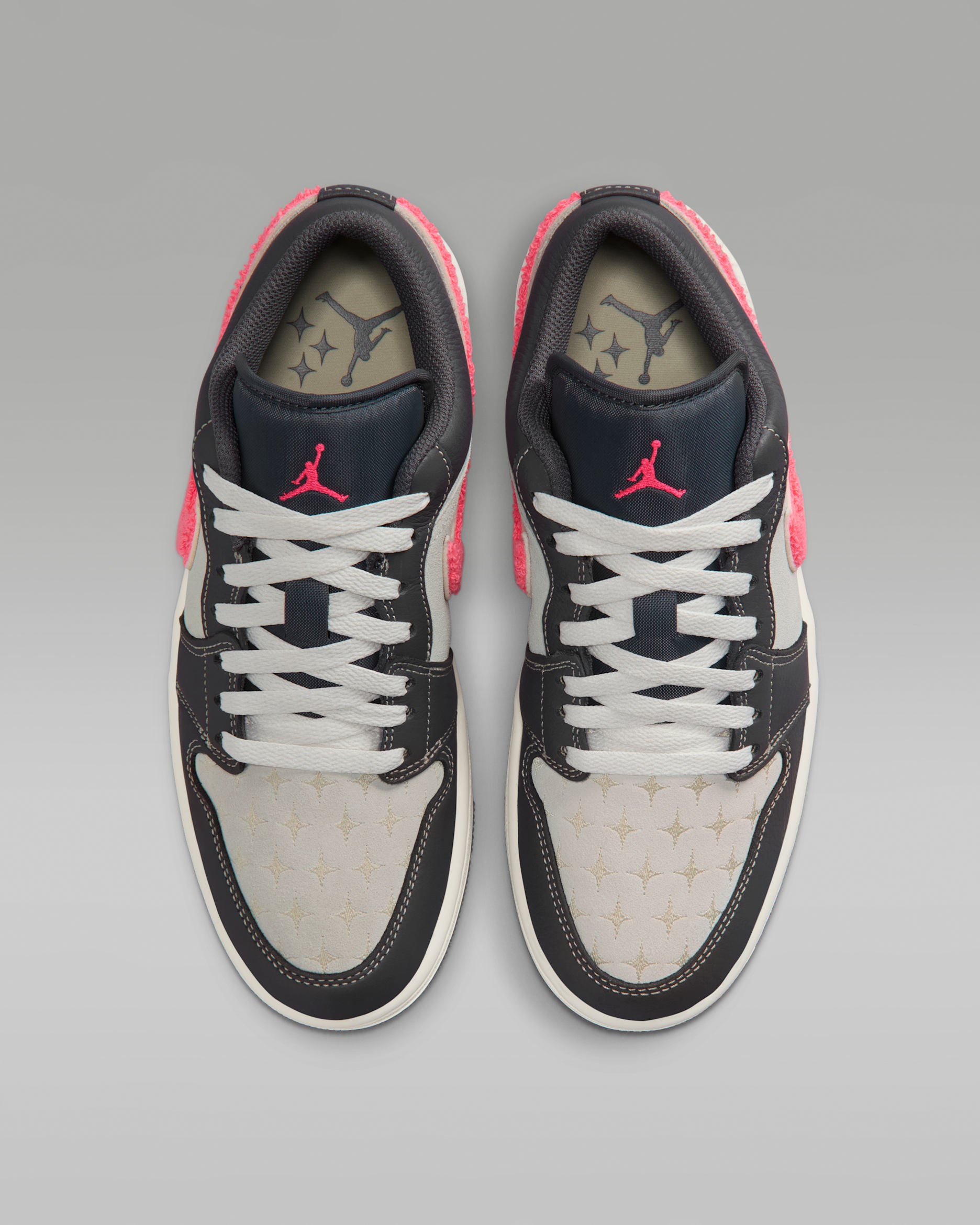 Jordan 1 Low Light Graphite Hot Punch (Women's) - Vista 4