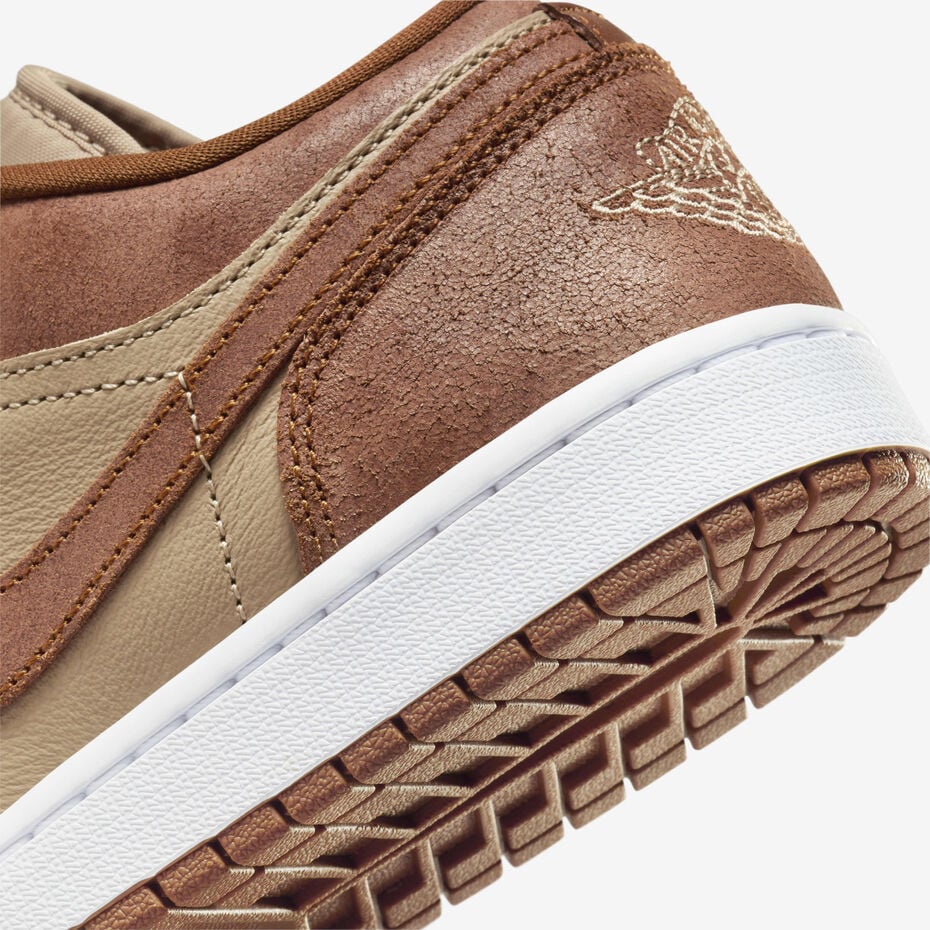 Jordan 1 Low SE Legend Coffee (Women's) - Vista 8