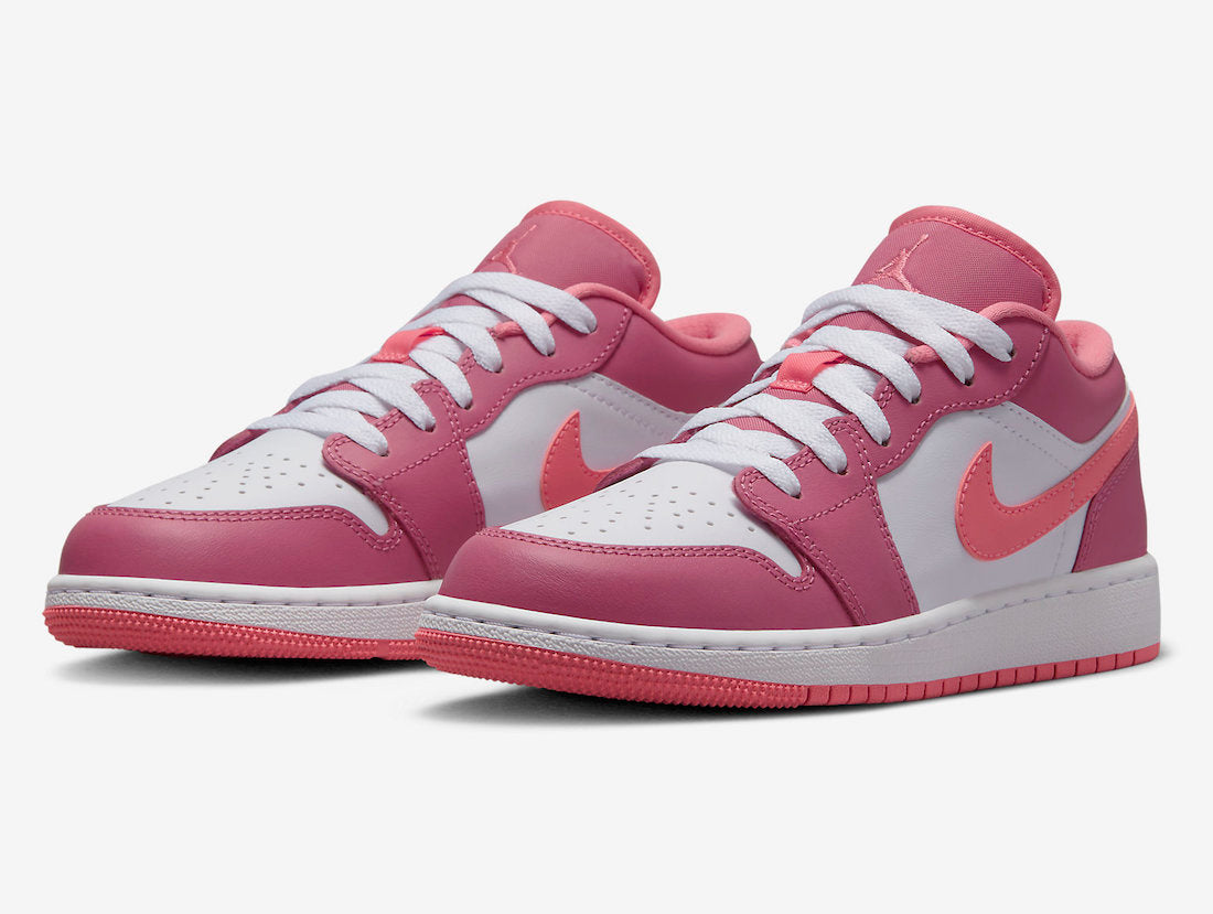 Jordan 1 Low Desert Berry (Women's) - Vista 1