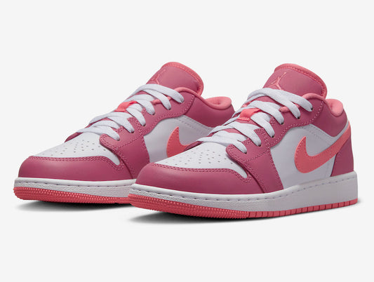 Jordan 1 Low Desert Berry (Women's) - Vista 1