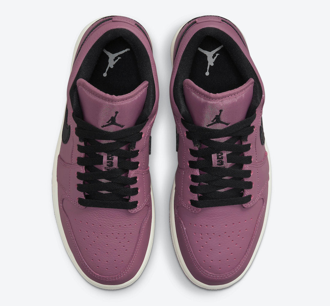 Jordan 1 Low Mulberry (Women's) - Vista 4