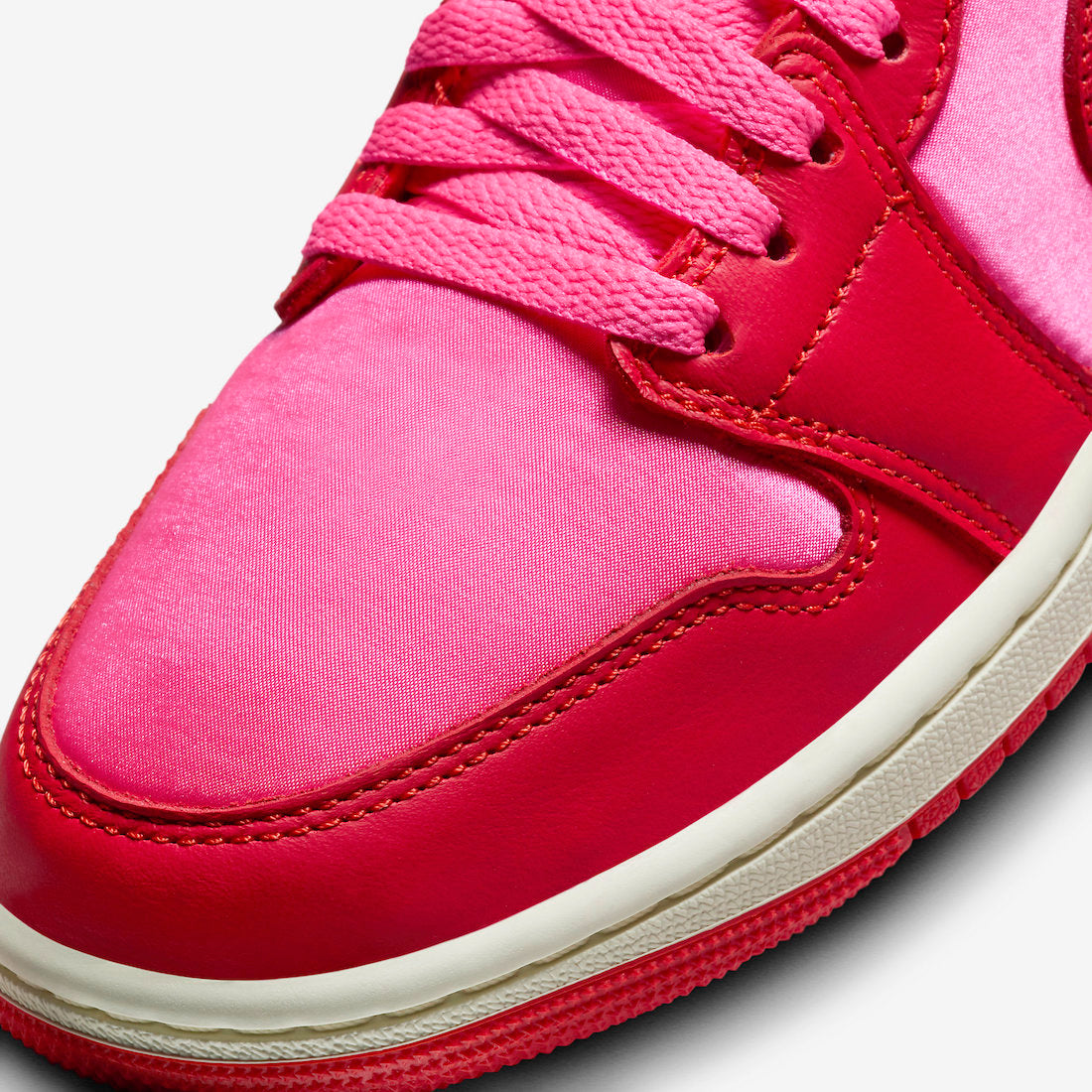 Jordan 1 Low SE Pink Blast (Women's) - Vista 7