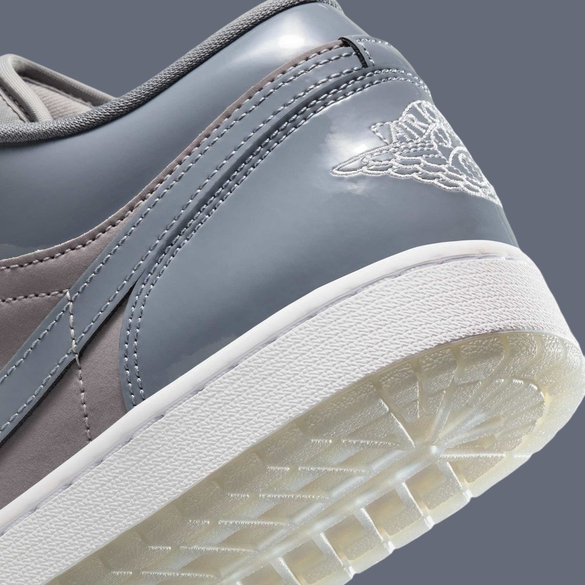 Jordan 1 Low SE Medium Grey Cool Grey White - Vista 8