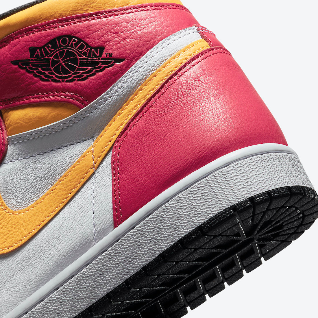 Jordan 1 Retro High OG Light Fusion Red - Vista 8