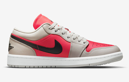 Jordan 1 Retro Low Light Iron Ore Siren Red (Women's) - Vista 3