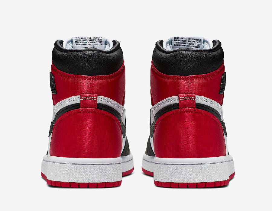 Jordan 1 Retro High Satin Black Toe 2021 - Vista 5