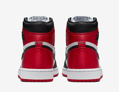 Jordan 1 Retro High Satin Black Toe 2021 - Vista 5