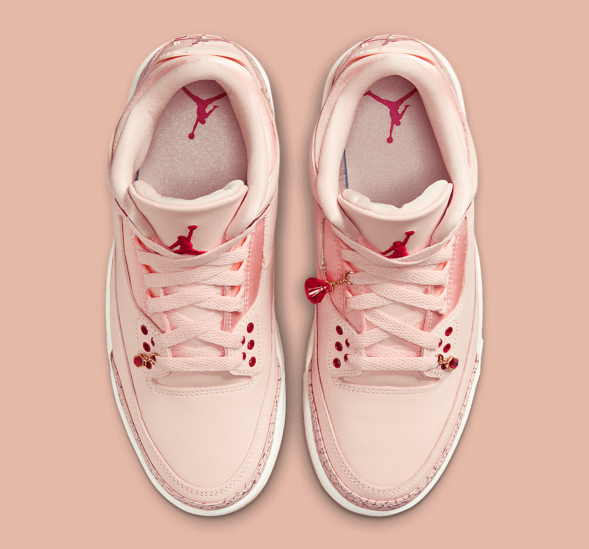 Jordan 3 Retro Valentine's Day Treat Yourself (2025) (Women's) - Vista 4