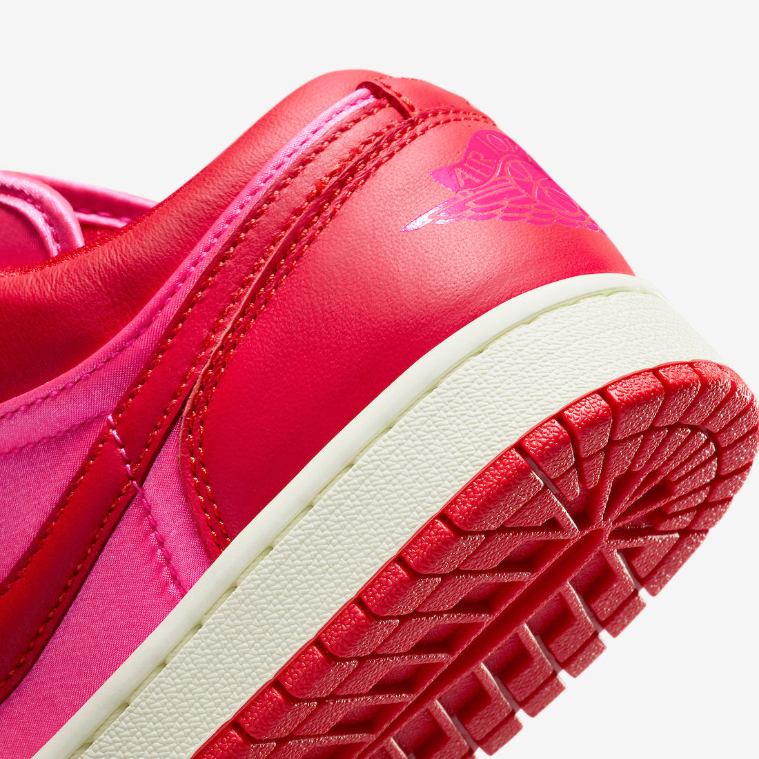 Jordan 1 Low SE Pink Blast (Women's) - Vista 8