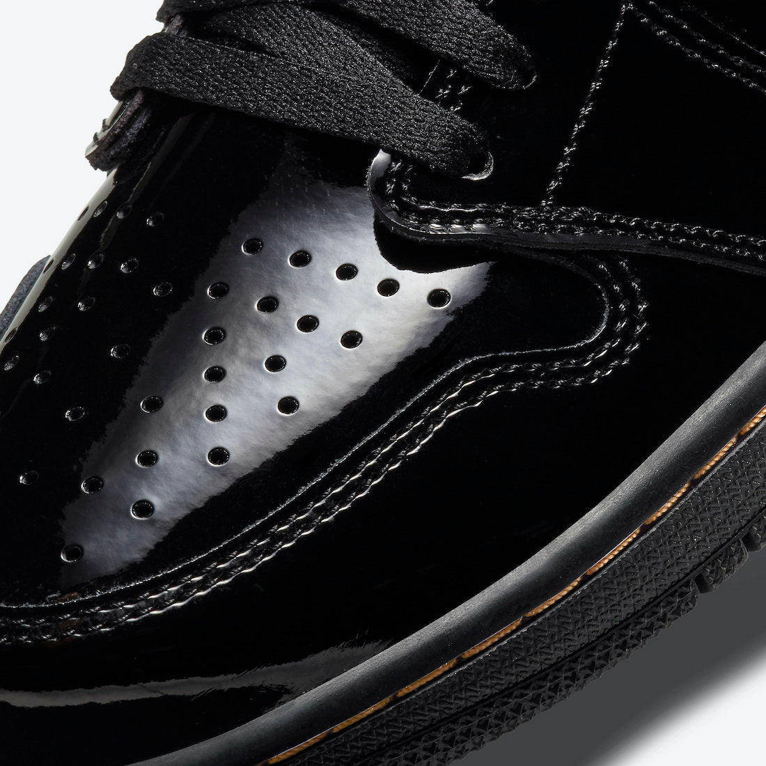Jordan 1 Retro High Black Metallic Gold (2020) - Vista 7