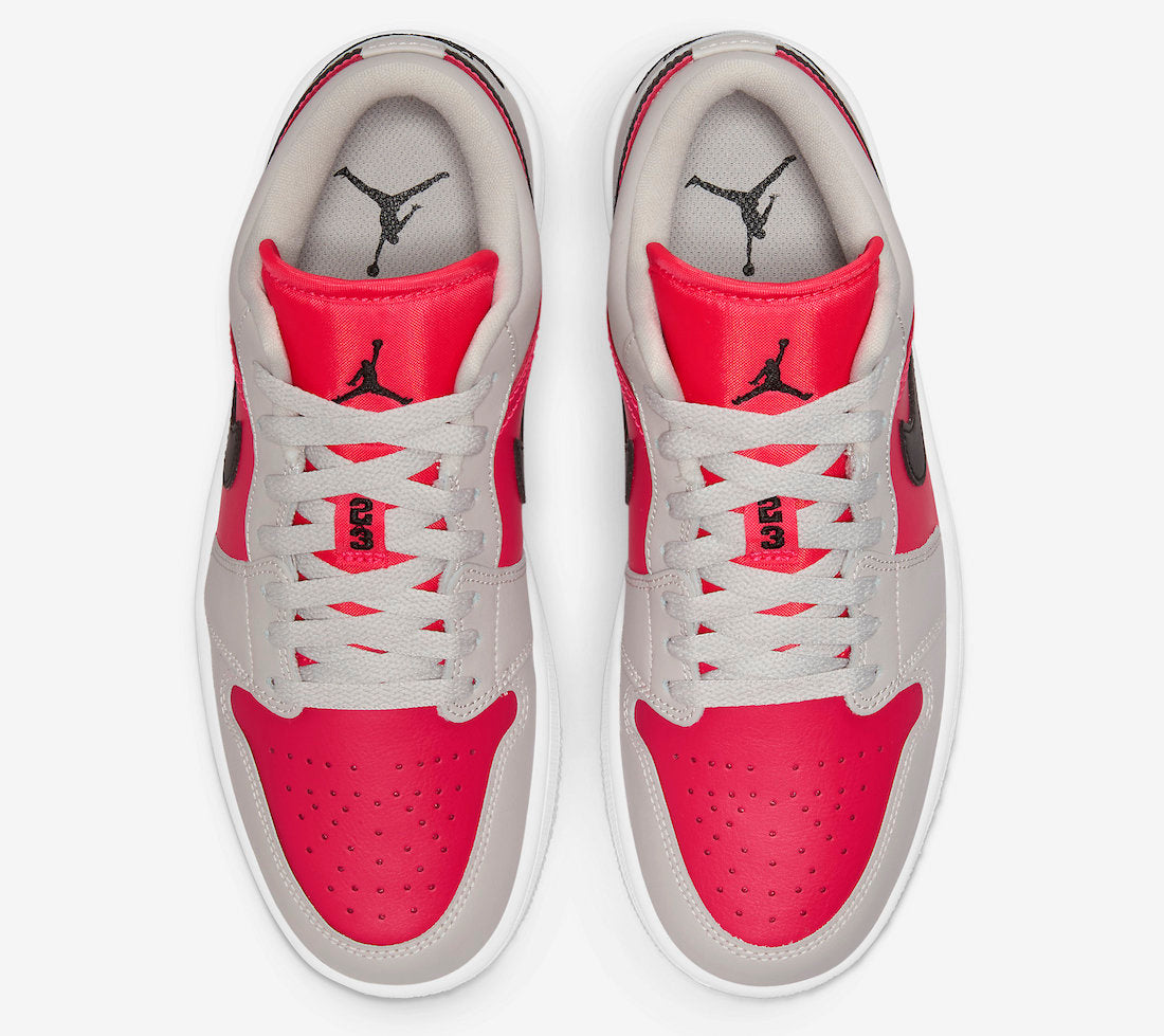 Jordan 1 Retro Low Light Iron Ore Siren Red (Women's) - Vista 4