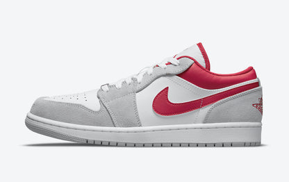 Jordan 1 Low SE Light Smoke Grey Gym Red - Vista 2