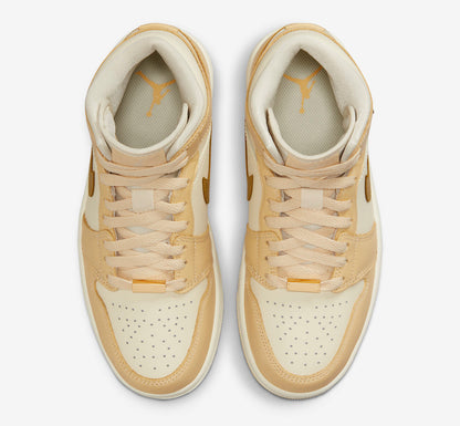 Jordan 1 Mid SE Pale Vanilla Metallic Gold - Vista 4