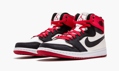 Jordan 1 Retro AJKO Black Toe - Vista 1